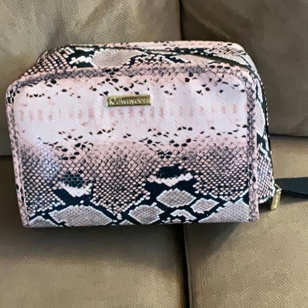 Pink Faux Snakeskin Lip Color Organizer